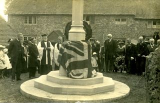 Arreton unveiling 1