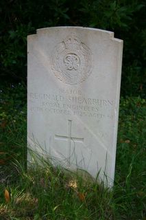 East Cowes (Kingston Road) Cemetery : R Shearburn