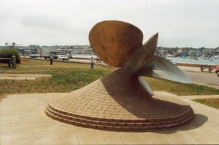 East Cowes : H M S Cavalier Memorial