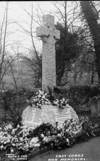 East Cowes : War memorial