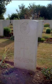 France : Normandie : Hermanville Cemetery : L R Cass