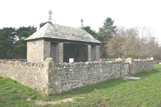 Haven Street : War memorial