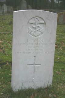 Newchurch (All Saints) Churchyard : L Taylor