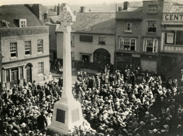 Newport : War memorial unveiling 1922 