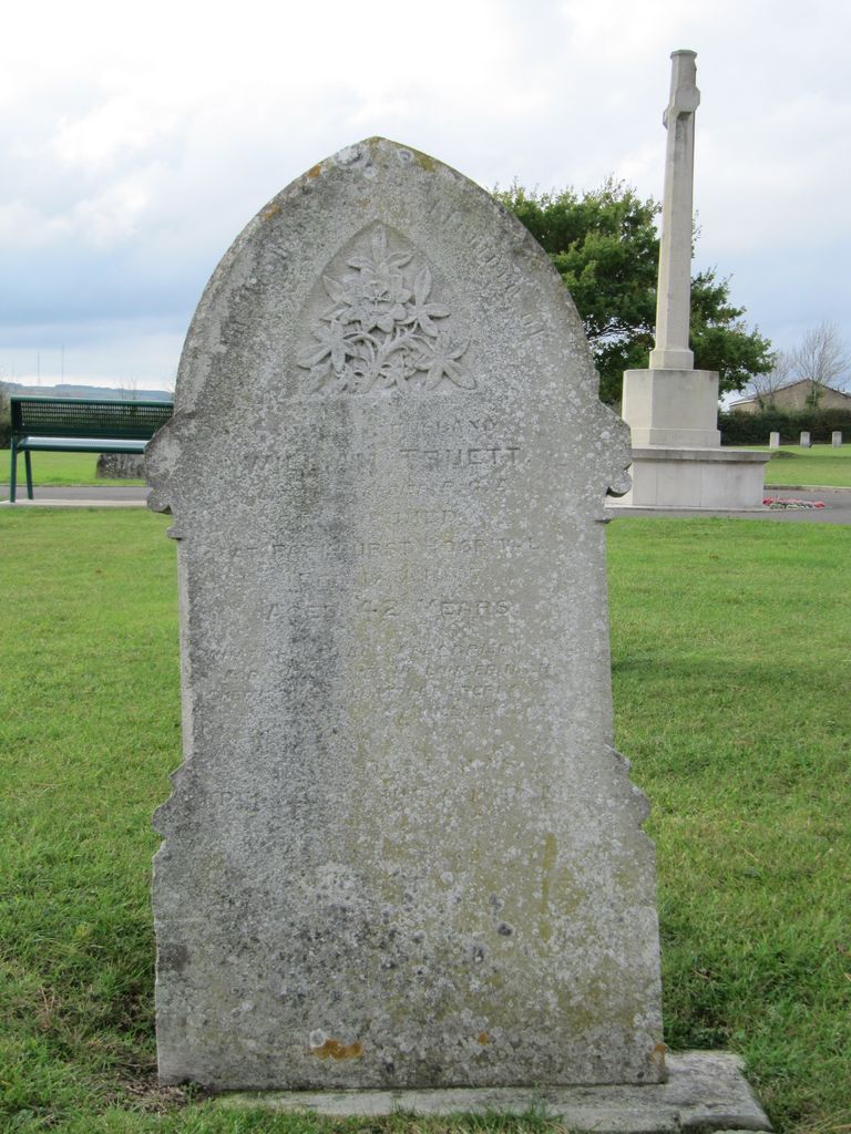 Parkhurst Military Cemetery : W Truett