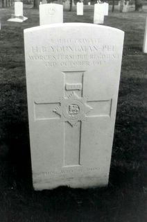 Parkhurst Military Cemetery :  H B Youngman-Lee