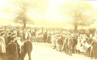 Porchfield : War memorial : dedication