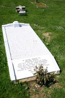 Ryde Borough Cemetery : M Hoyes