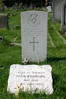 Ryde Borough Cemetery : Arthur James Woodford