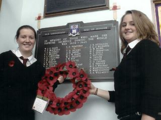 Sandown : Sandown High School memorial