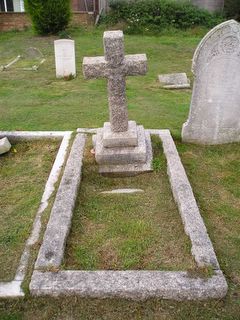 Shanklin Cemetery : L Price