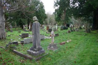 Totland Christ Church Churchyard