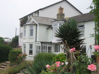 Ventnor : Churchill : Flint Cottage