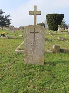 Shanklin Cemetery : L Baker